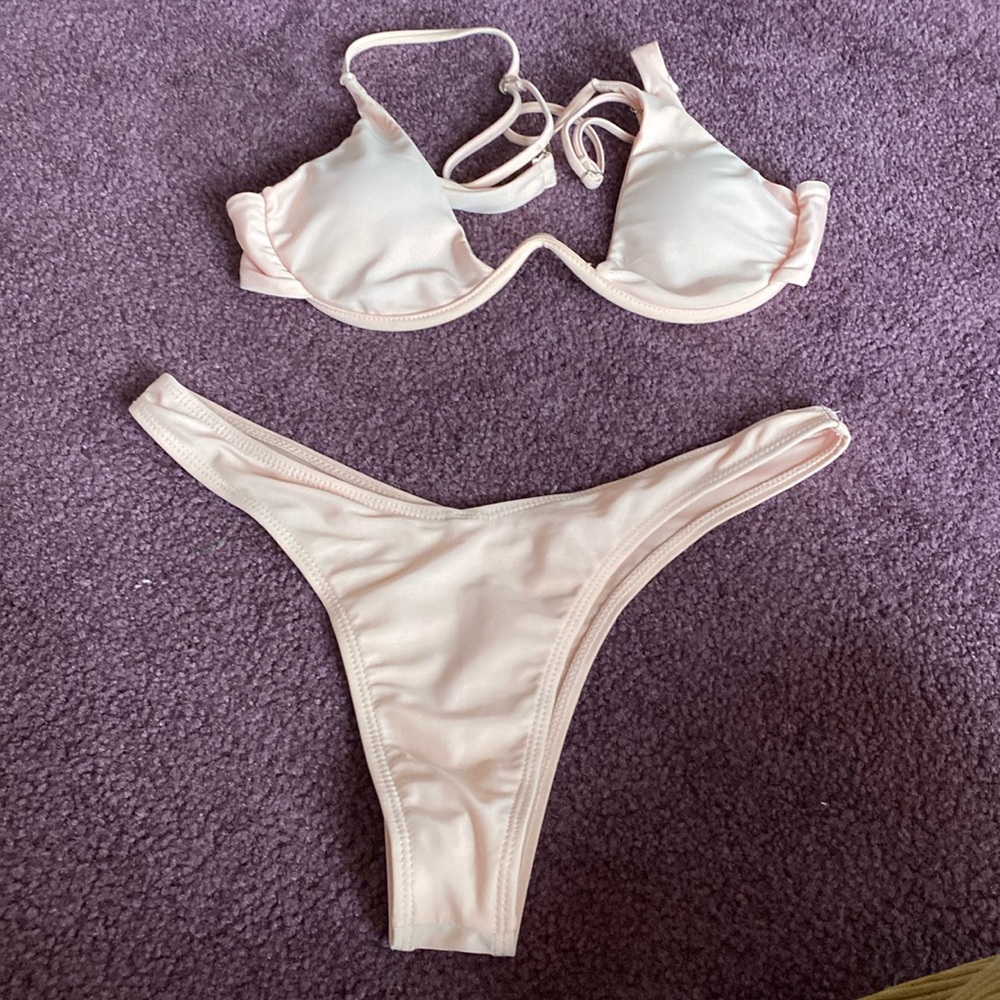 Baby pink bikini underwire top and bottom